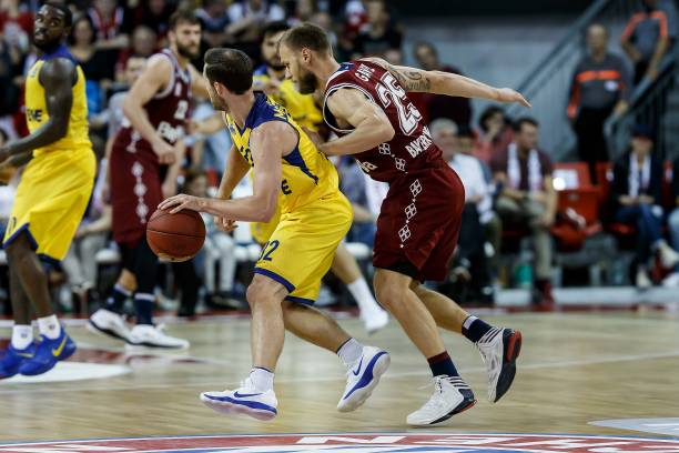 下坚实基础 下坚实基础