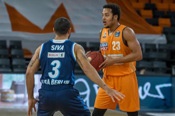 翼传球到位 翼传球到位